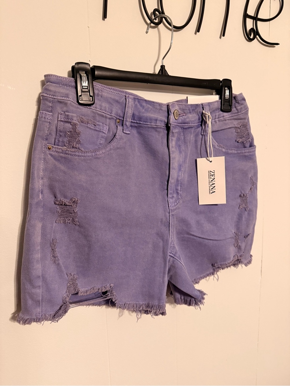 Zenana Outfitters Lavender Distressed Denim Cutoff Shorts - Women size large